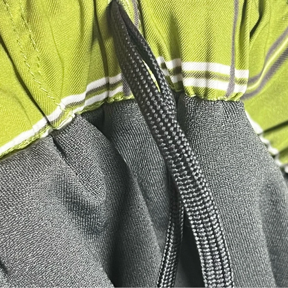 The North Face Belted Swim Shorts Lime Green with Gray & White Plaid Size Medium